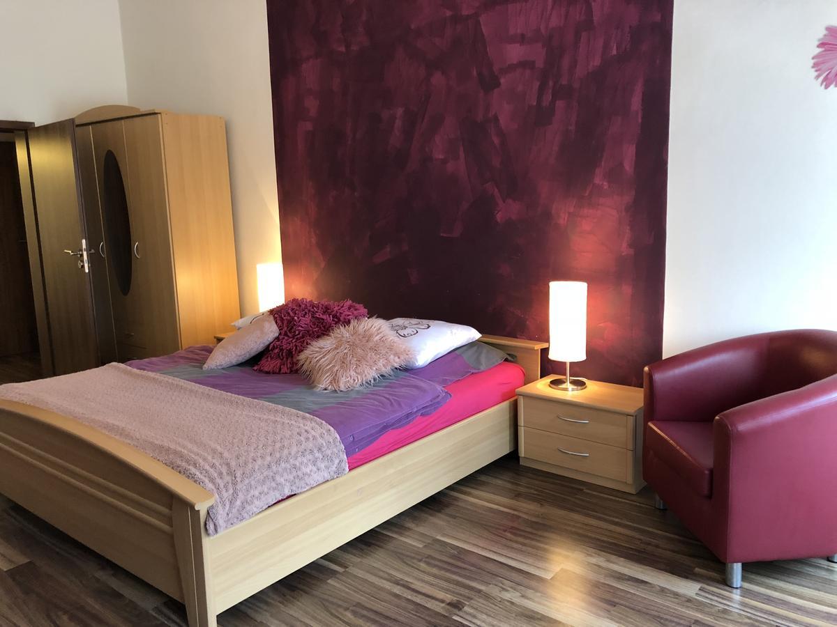 Apartmany Galeta Karlovy Vary Exterior photo